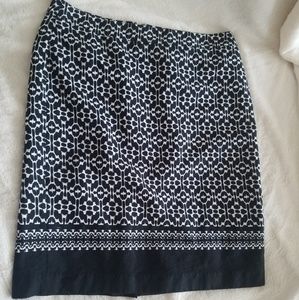 VanHeusen Black & White Skirt